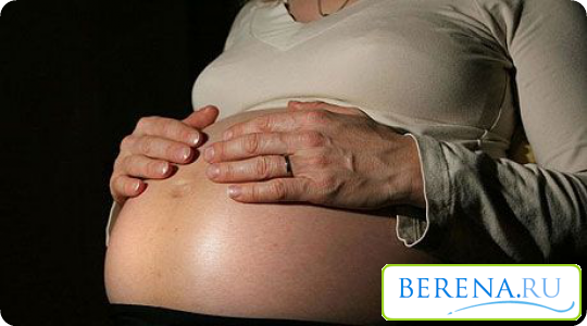 В некоторых случаях главной причиной переношенной беременности может стать возраст женщины