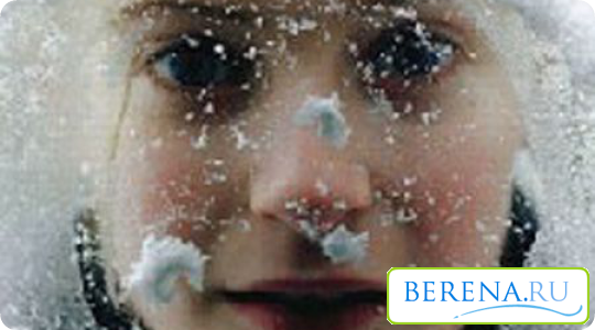 Если аллергия на холод у ребенка по всему телу, то это довольно опасное явление, которое может привести к обмороку, шоку и даже смертельному исходу в случае переохлаждения