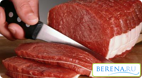 Мясо - один из главных продуктов в рационе кормящей мамы, который обогащает организм витамином В12