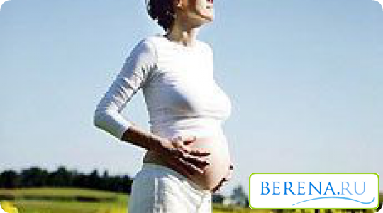 Для профилактики гипоксии плода при беременности рекомендуются легкие ежедневные физические нагрузки, прогулки на свежем воздухе и дыхательная гимнастика