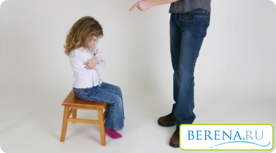 Выбирая наказание, важно разобраться в проступке ребенка, понять причины его поведения и постараться поговорить с ним