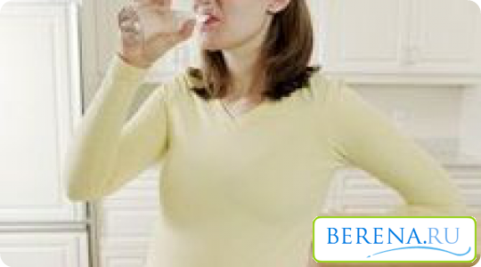 При средней и тяжелой форме токсикоза рекомендуется употреблять как можно больше жидкости