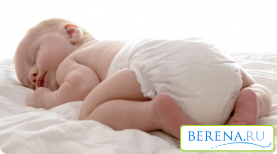 В первую очередь, матрас для новорожденного должен быть достаточно упругим, жестким и гипоаллергенным